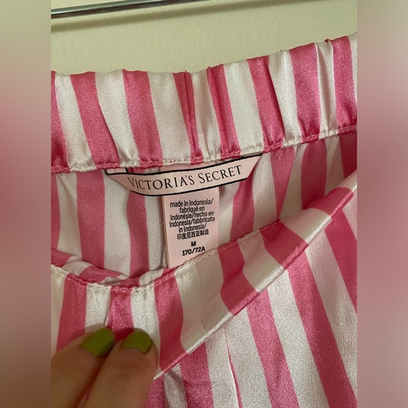 Victoria’s Secret Sleep Shorts - Picture 2 of 4